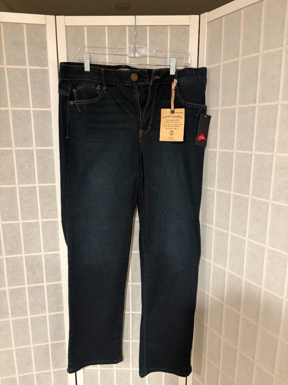 Democracy Ab Technology Dark Wash Straight Leg Jeans Women's Size 16 NWT - Picture 2 of 4